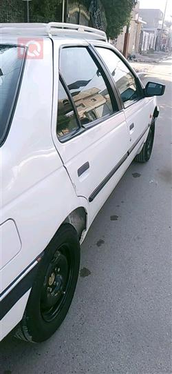 Peugeot 405